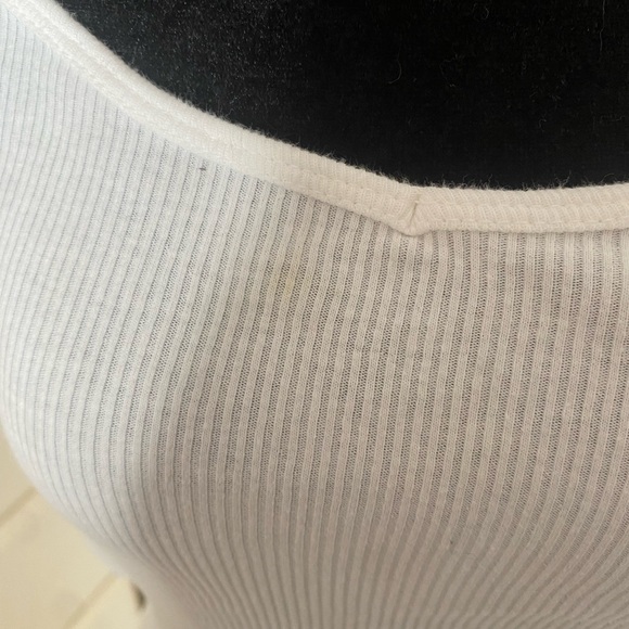 Brandy Melville White Short Sleeve Top - Picture 2 of 5